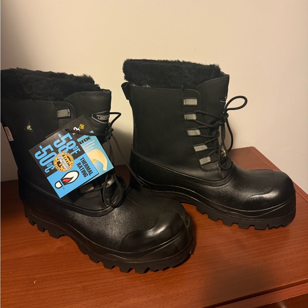 Men's Terra Blackcomb 4853 insulated work boots.
